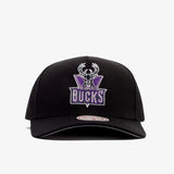 Milwaukee Bucks Pro Pinch Snapback - Black