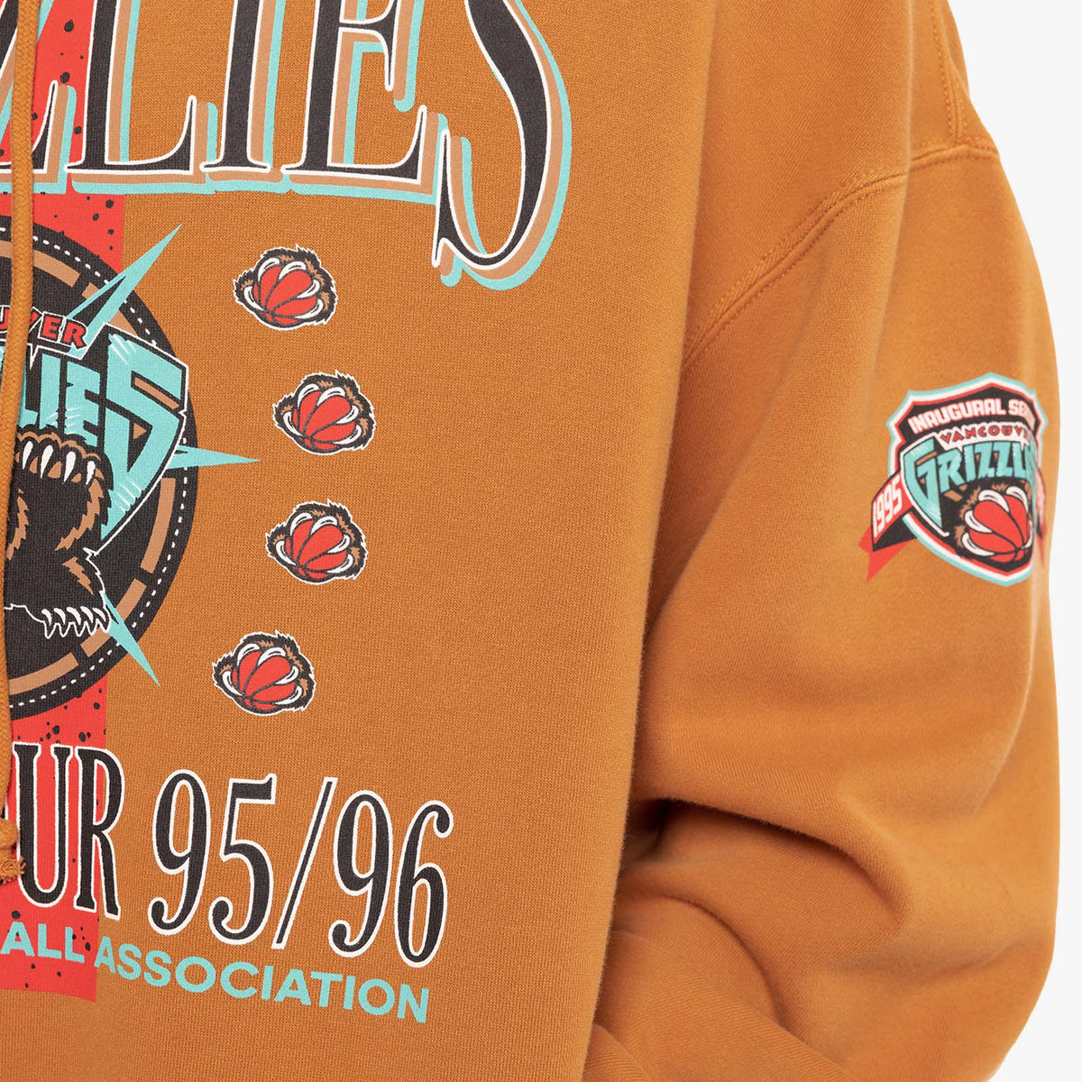 Vancouver Grizzlies 95/96 World Tour Hoodie - Brown