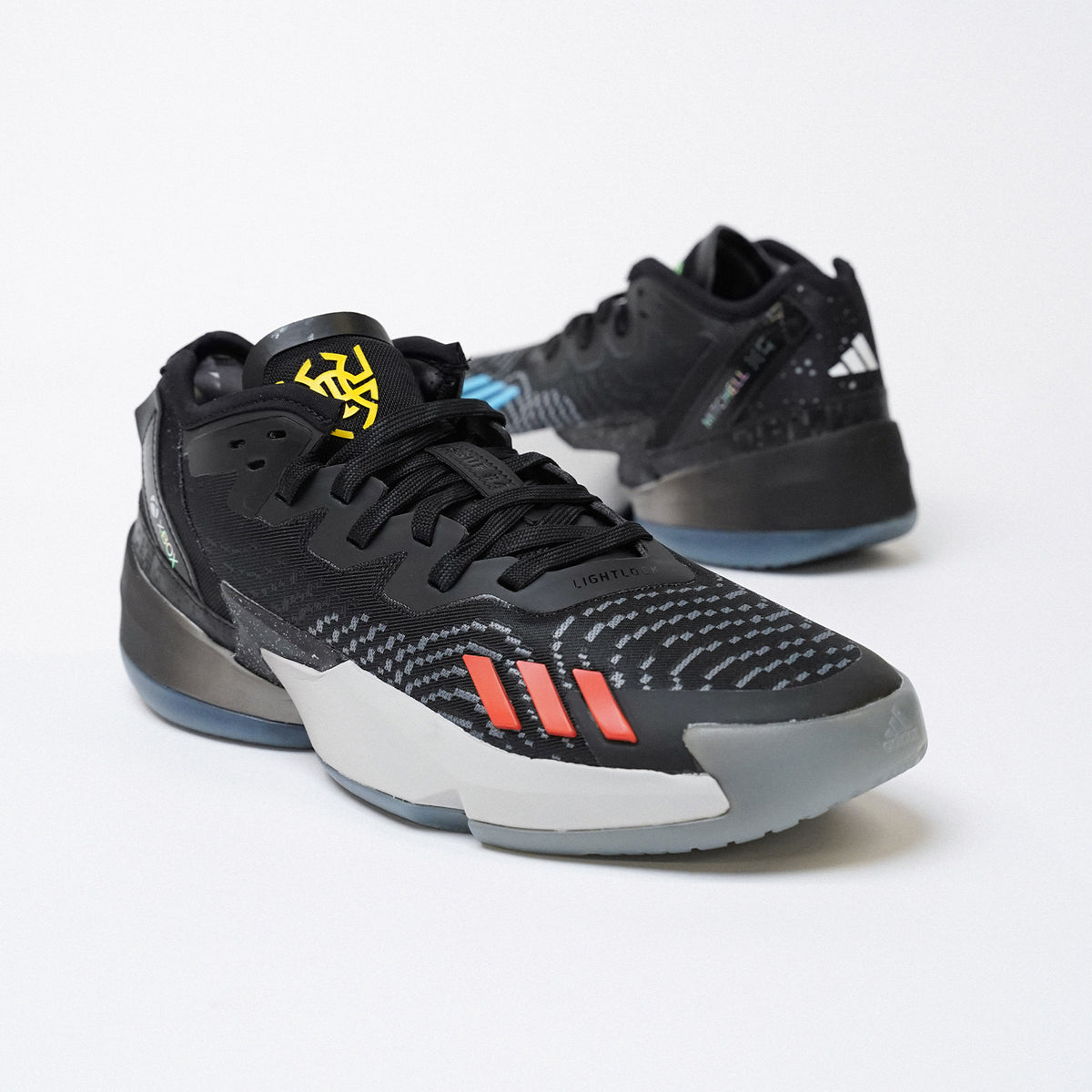Adidas Unisex D.O.N. Issue 4 Basketball Shoes, Black/White/Carbon / 11.5