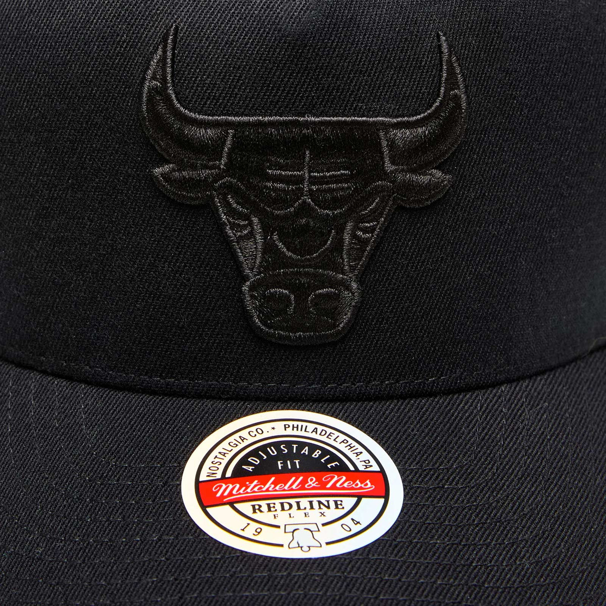 Chicago Bulls All Black Logo Classic Red Snapback