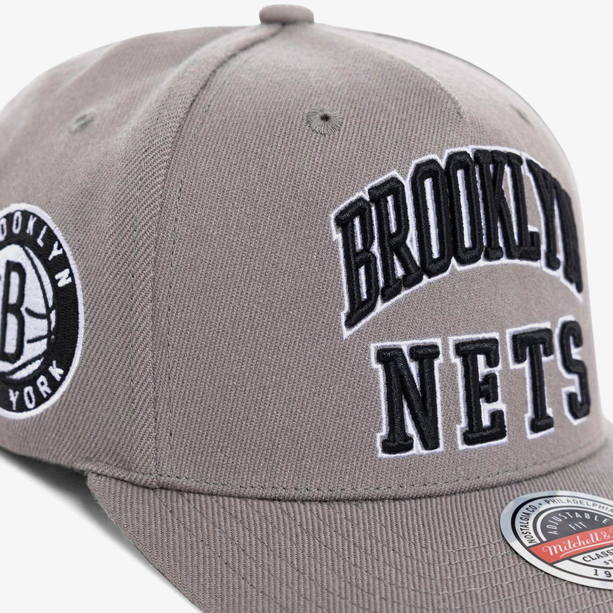 Brooklyn Nets Zone Classic Redline Snapback - Grey