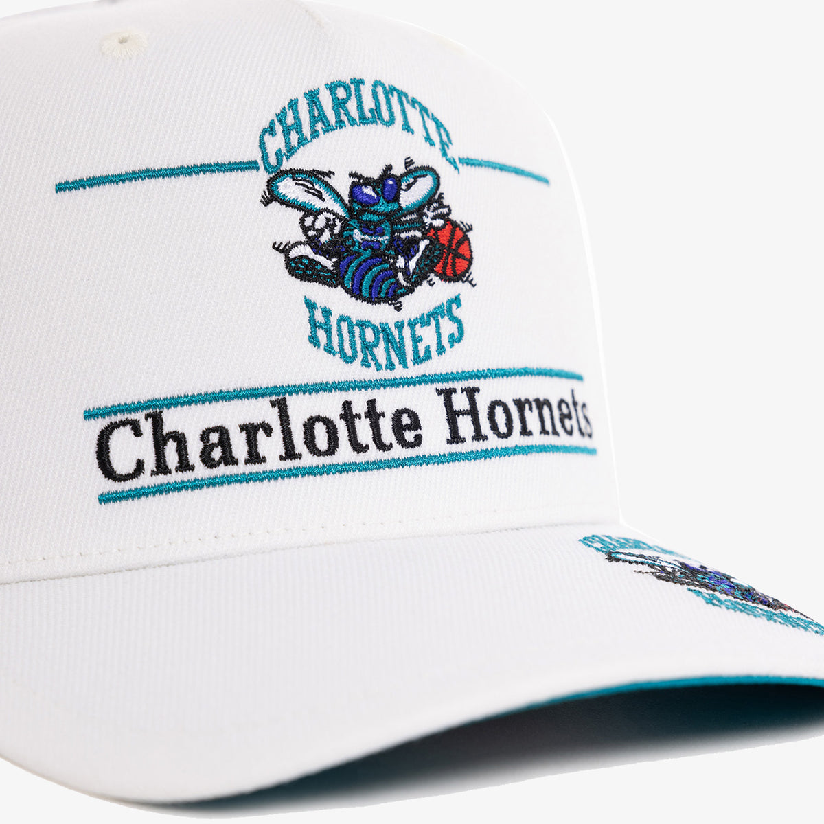 CHARLOTTE HORNETS CLASSIC LOGO SNAPBACK HAT (WHITE)