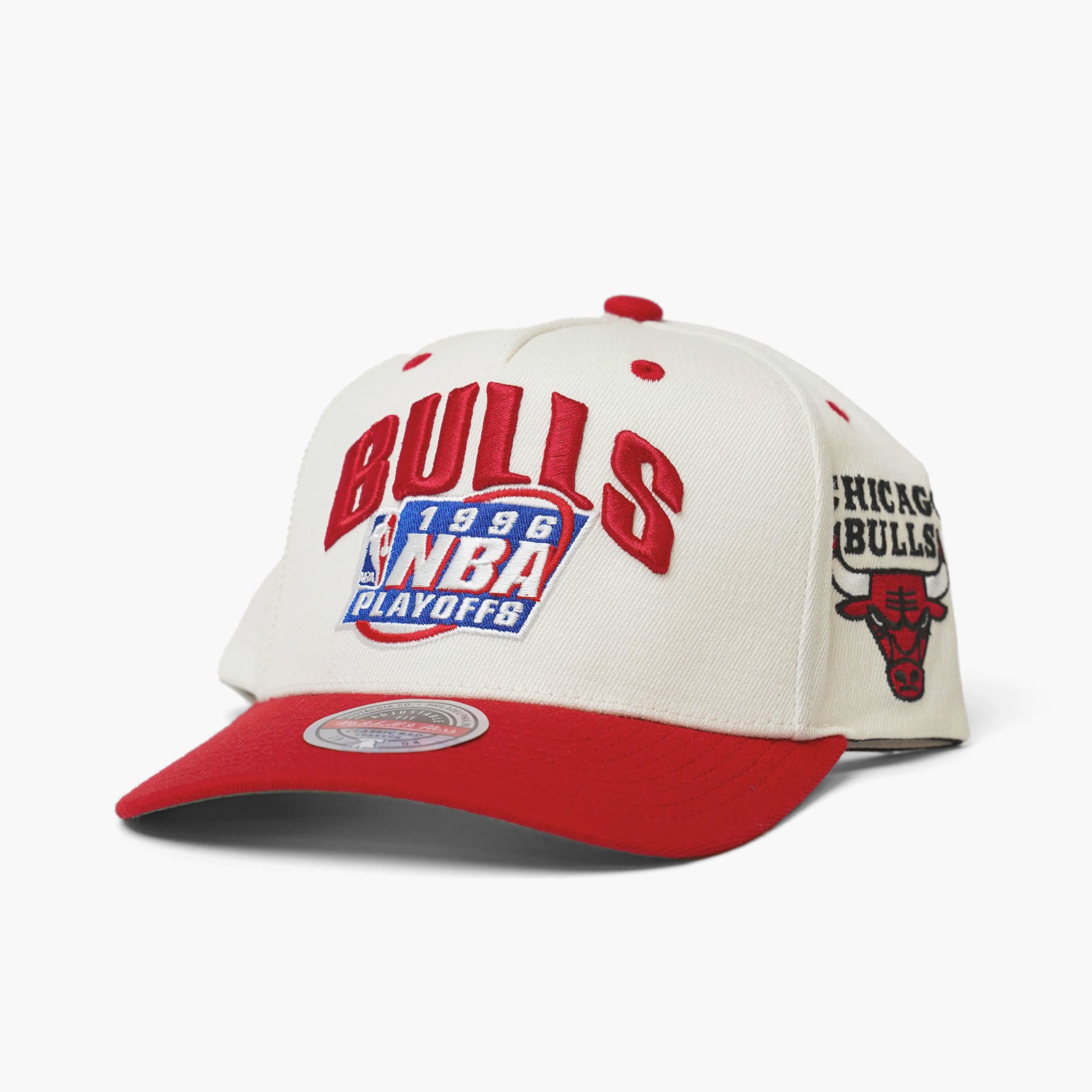 Chicago Bulls 1996 Playoffs Classic Redline Snapback - Off White ...