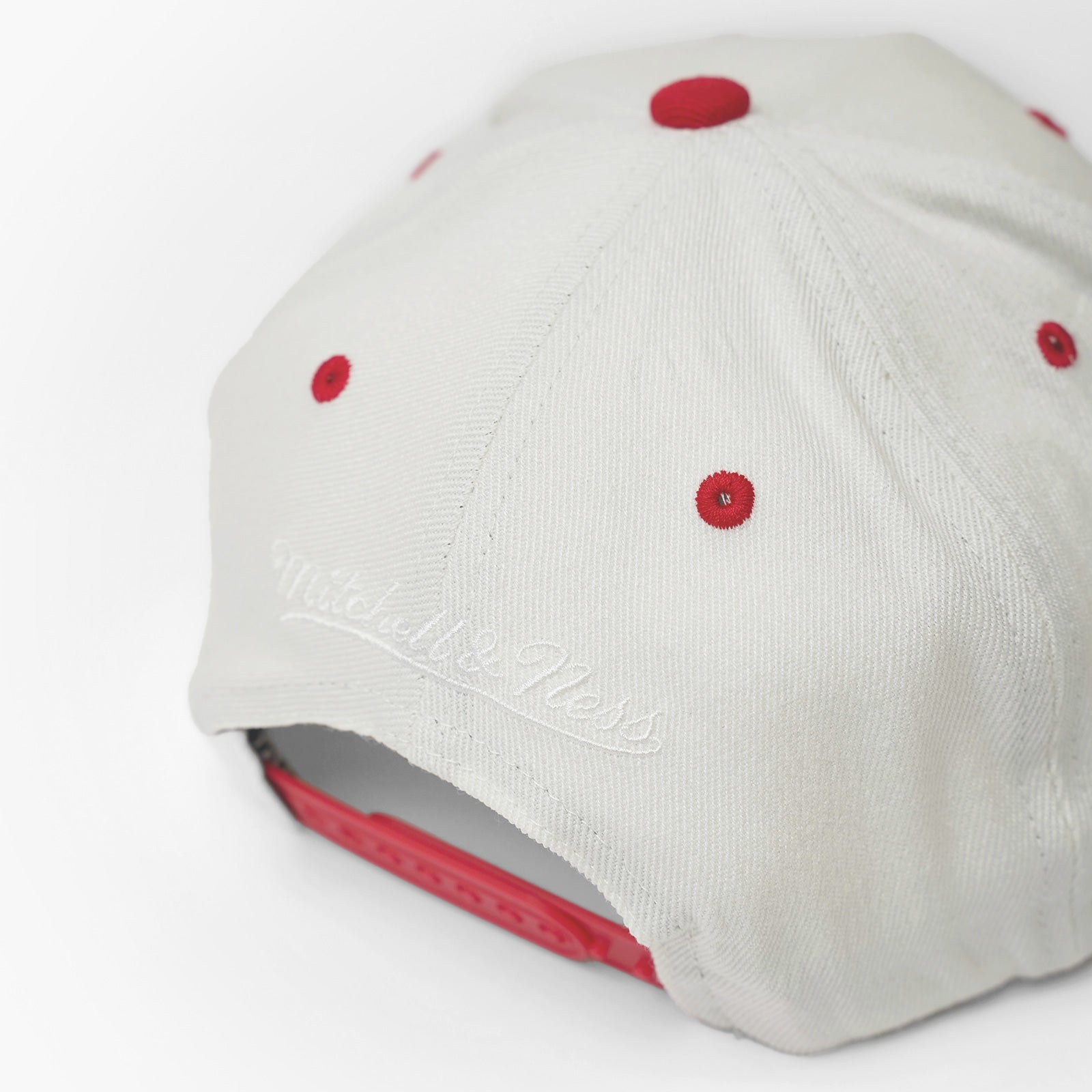 Chicago Bulls 1996 Playoffs Classic Redline Snapback - Off White ...