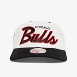 Chicago Bulls Team Script Deadstock Snapback - Off White