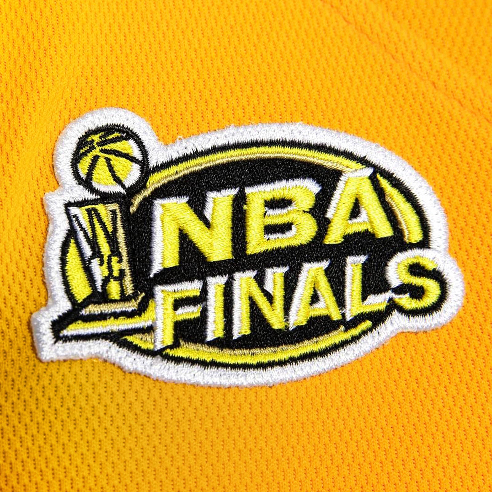 Kobe Bryant Los Angeles Lakers Home 00-01 NBA Finals Authentic Hardwoo -  Throwback