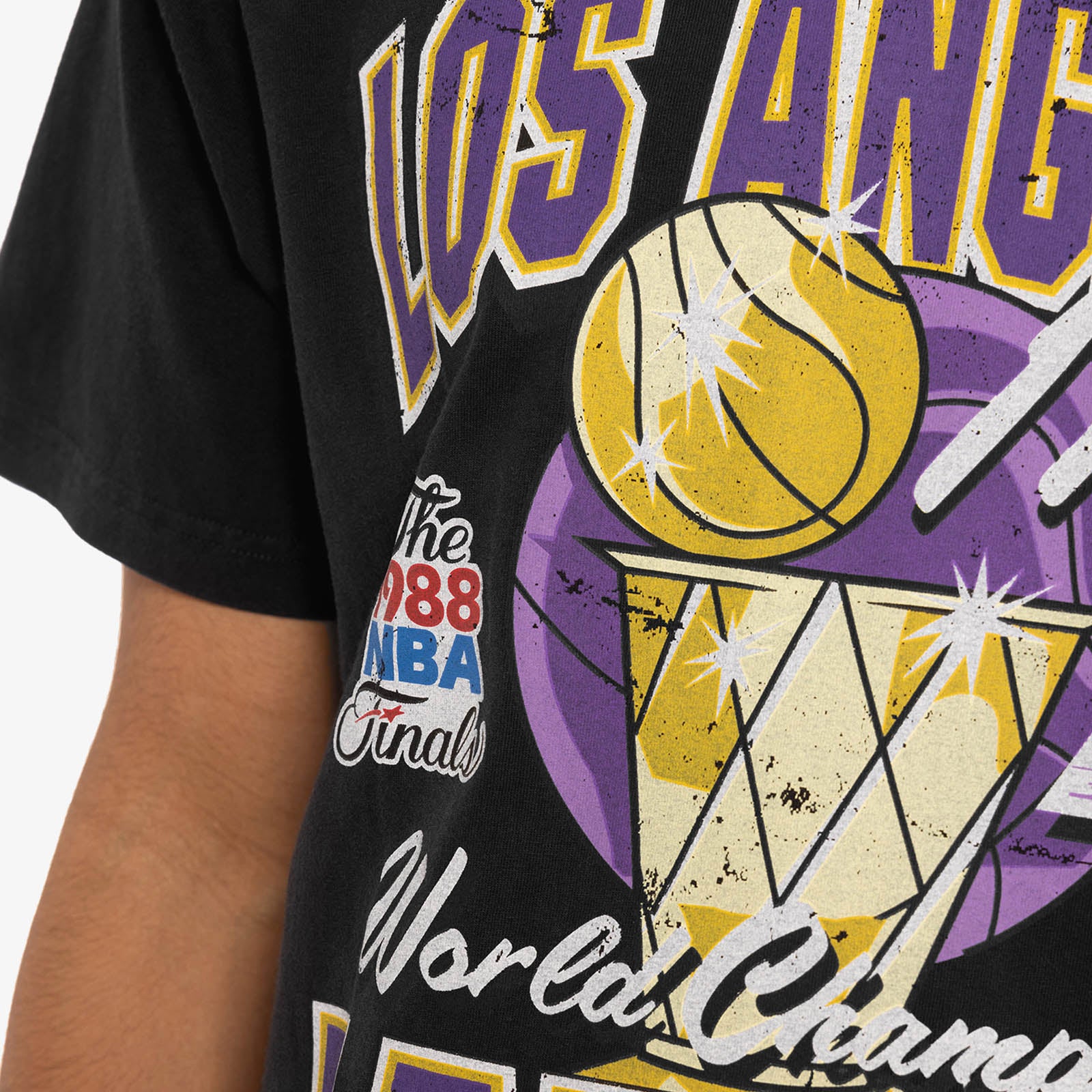 Vintage Style Japan Los Angeles Lakers NBA World Champions Tshirt