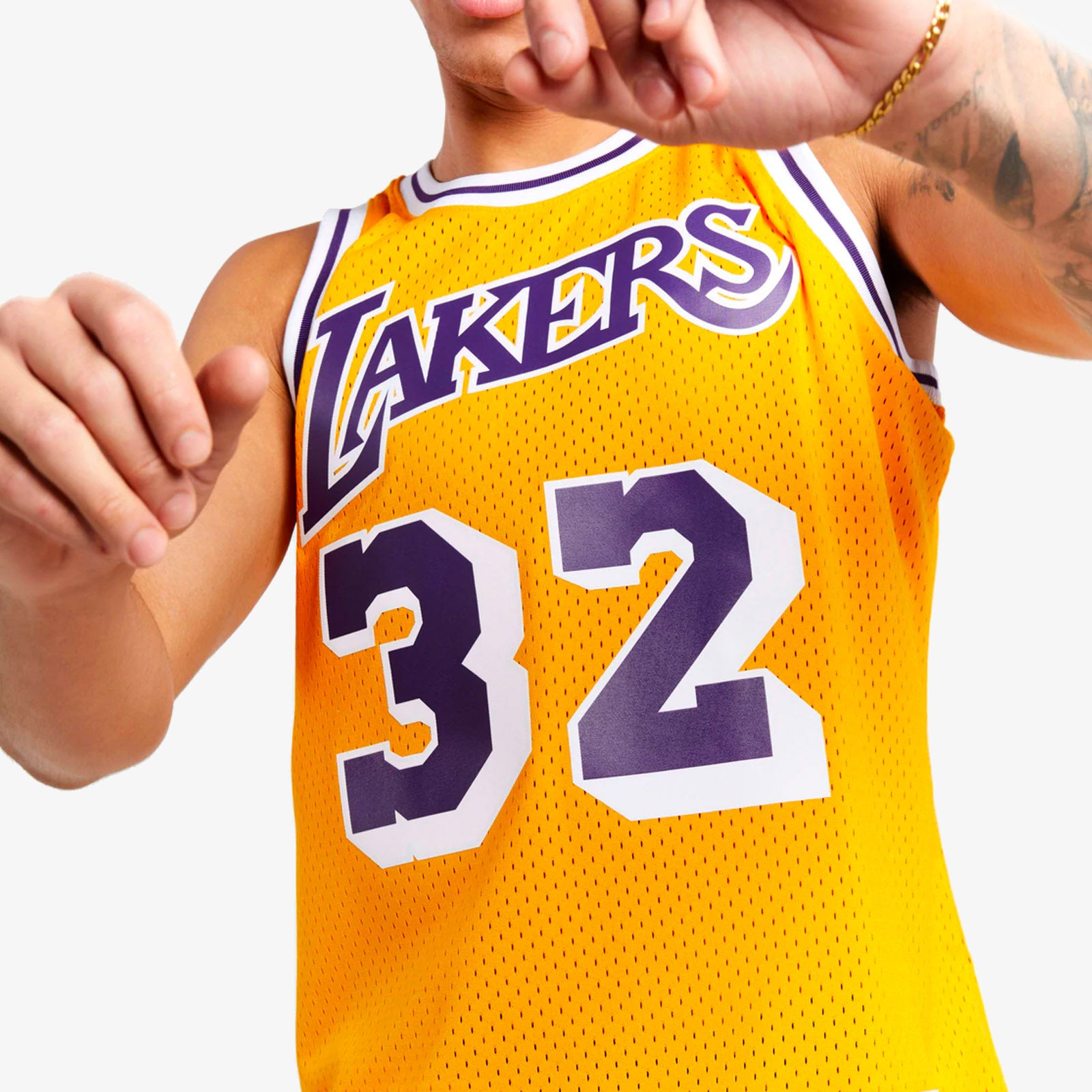 Mitchell & Ness NBA Swingman Los Angeles Lakers 84 Magic Johnson Men's  Jersey Yellow SMJYGS18175-LALLTGD84EJH