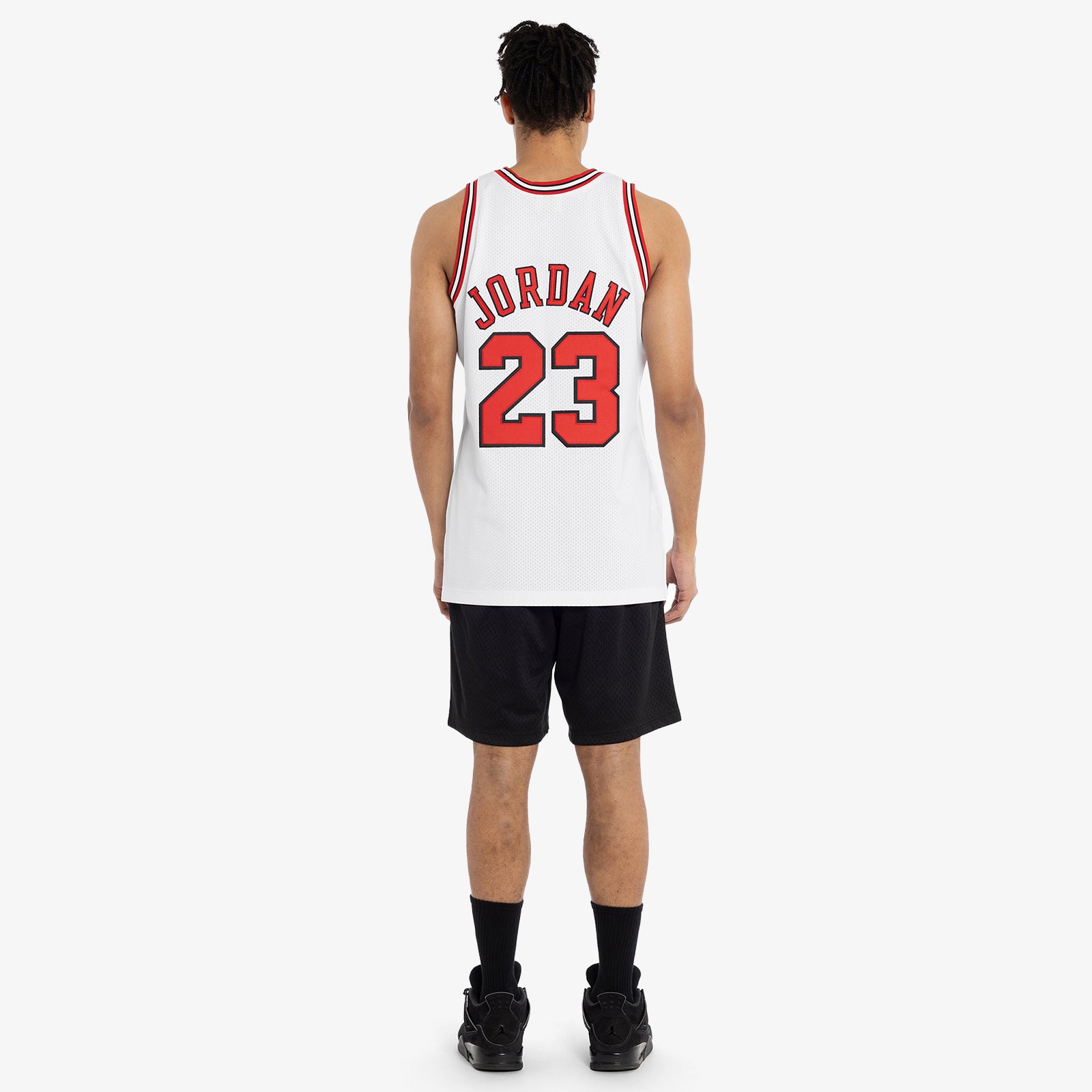 Youth Mitchell & Ness Michael Jordan White Chicago Bulls 1997-98 Hardwood Classics Authentic Jersey Size: Small