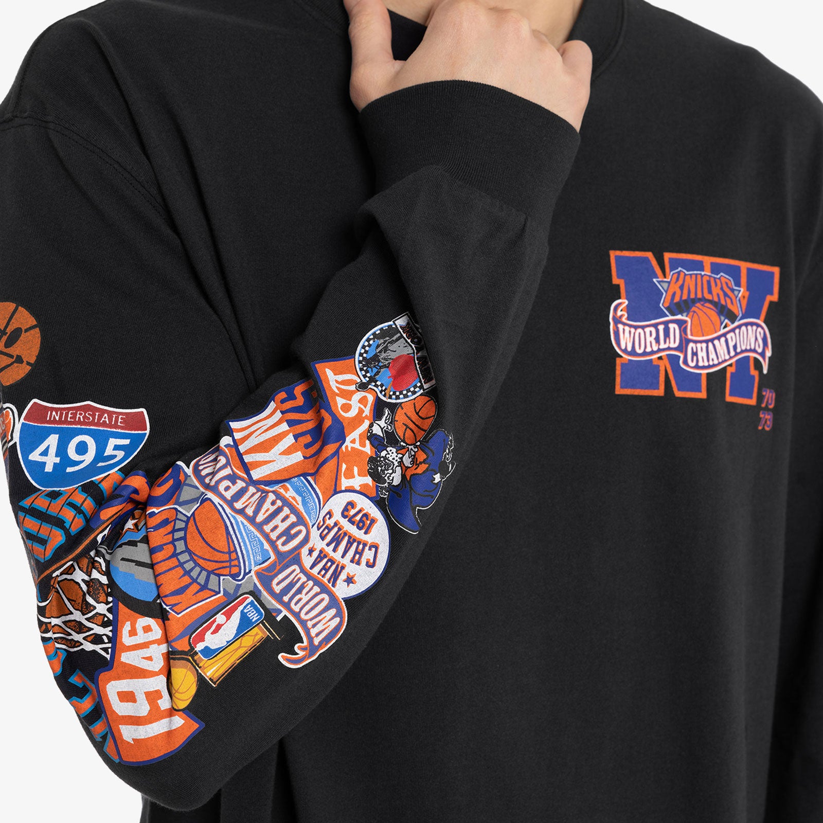 New York Knicks World Champions Long Sleeve Tee - Faded Black - Throwback