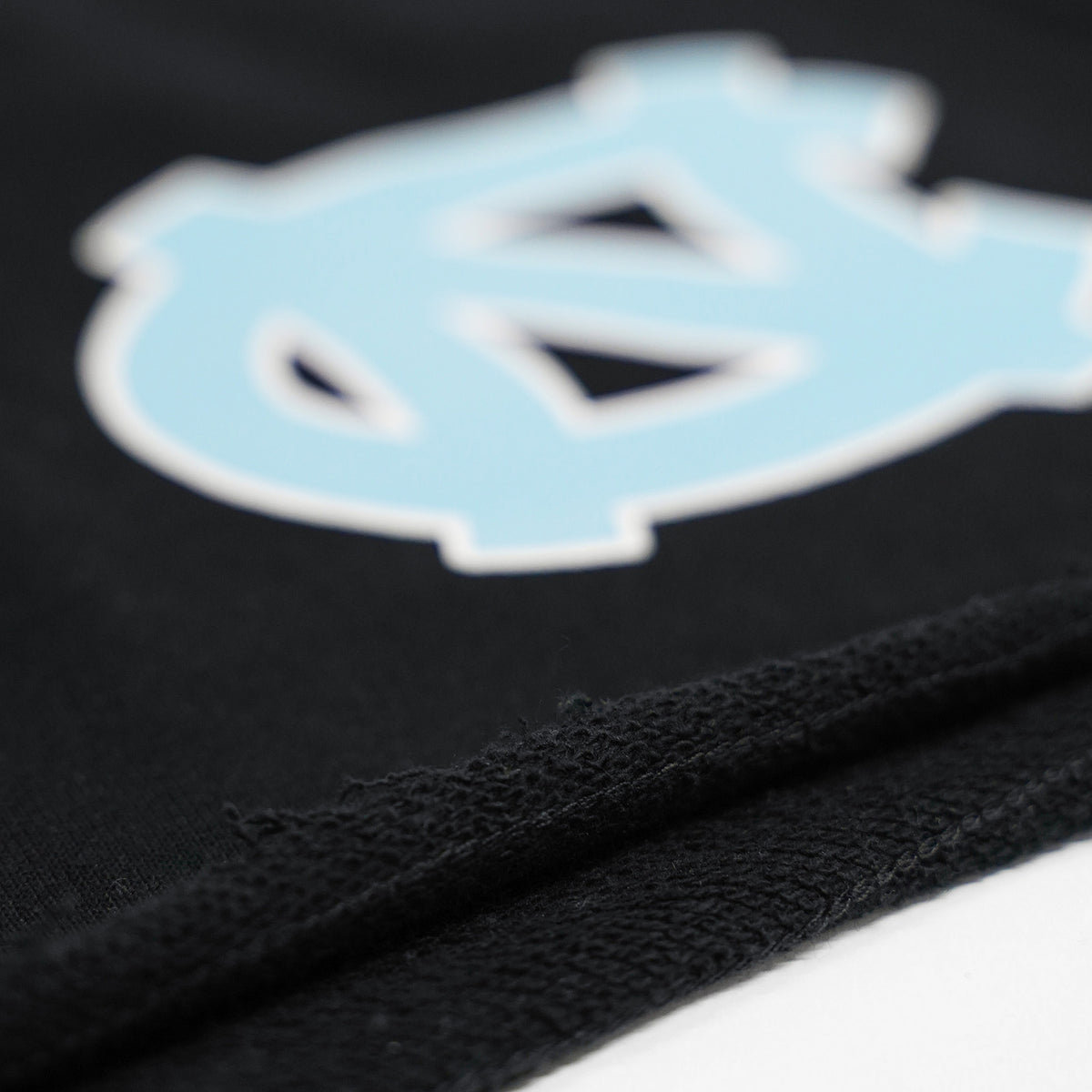 University Of North Carolina Tar Heels NCAA Raw Edge Fleece Shorts - Black