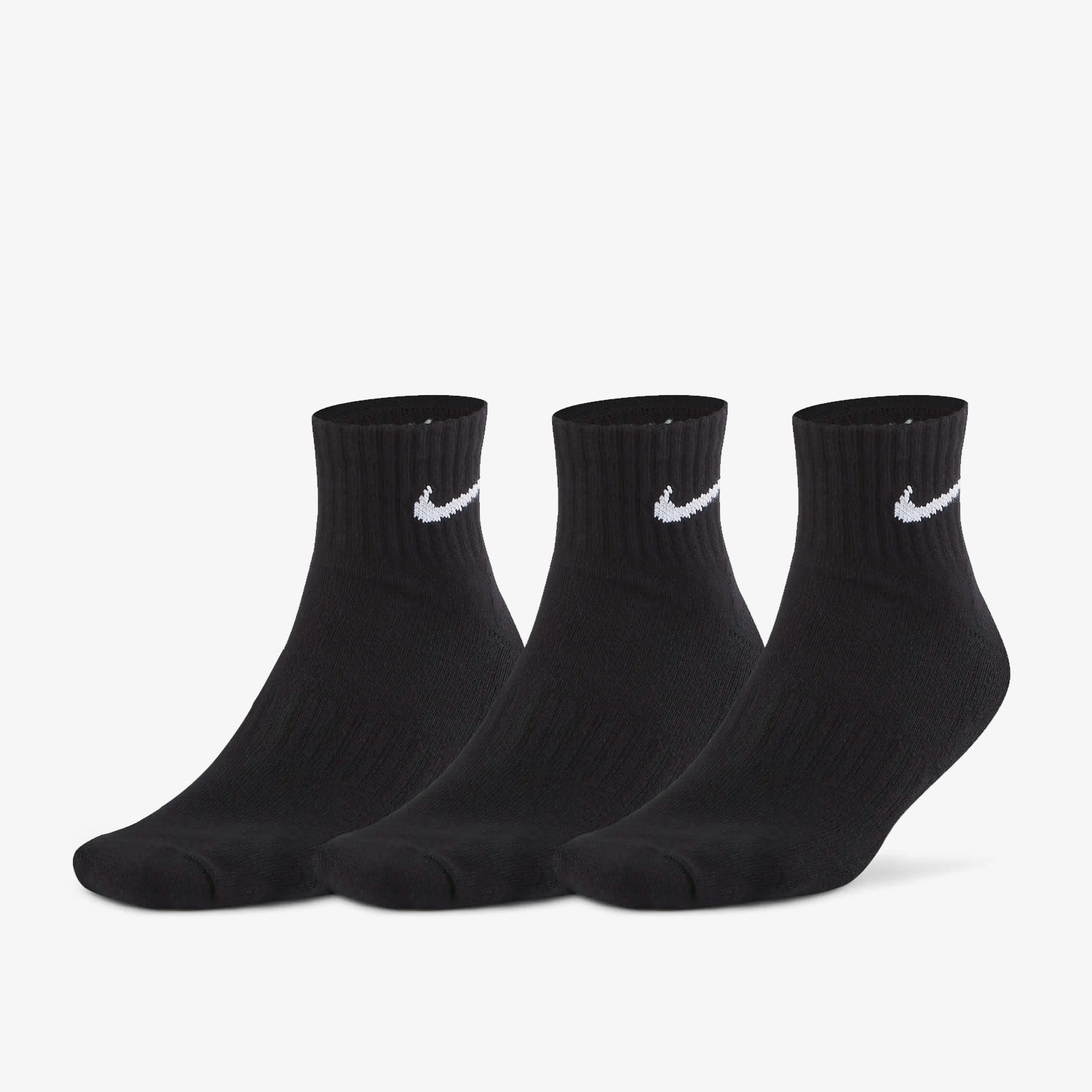 Black low sales cut nike socks